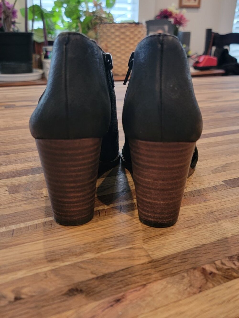 Lucky Brand Black Leather Jedrek Peep Toe Wedge Heel Shoes - Picture 8 of 11